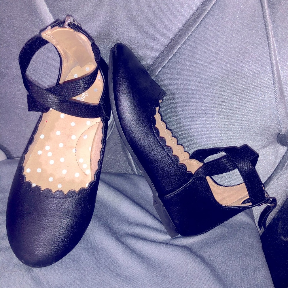 Black ballerina style dress shoes 🖤